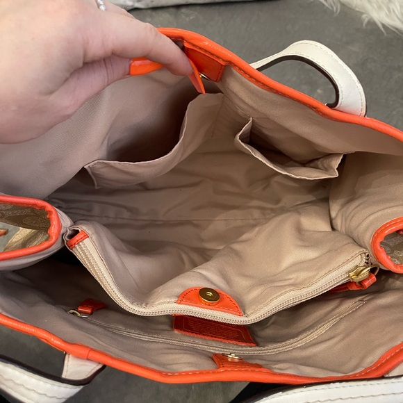 Coach Tan Cream and Orange Shoulder Bag!🧡 - Picture 9 of 9